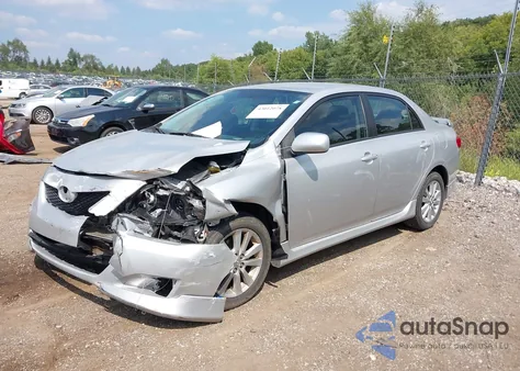 2010 Toyota Corolla S z USA, uszkodzony, nr VIN 2T1BU4EE2AC456016